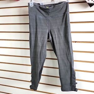 capri athetic sage green leggings Med